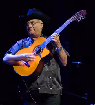 Eliades Ochoa