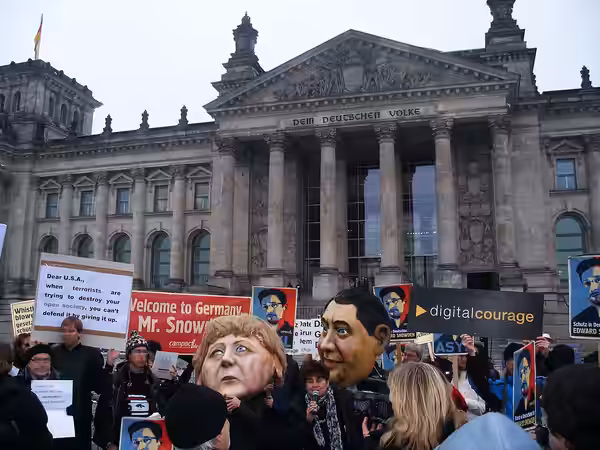 Lawyers and judges protest boundless monitoring at PRISM debate in Germany (2013)