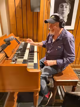 IMG 4890-2048px Phil Madeira, Nov. 16-18, 2021 Blackbird Studio A piano room - Hammond B3 recording - Phil Madeira played - IMG 4890-2048px - Blackbird Studio -
