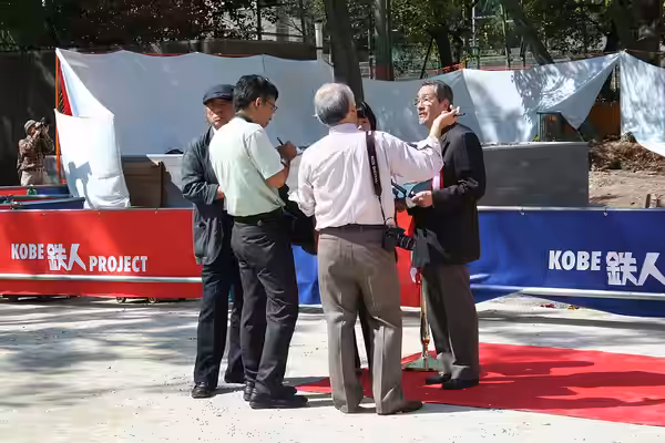 矢田稔。日本・東京出身の声優。2009年10月4日、兵庫県神戸市長田区若松公園にて開催された鉄人28号増完成記念式典にて撮影。