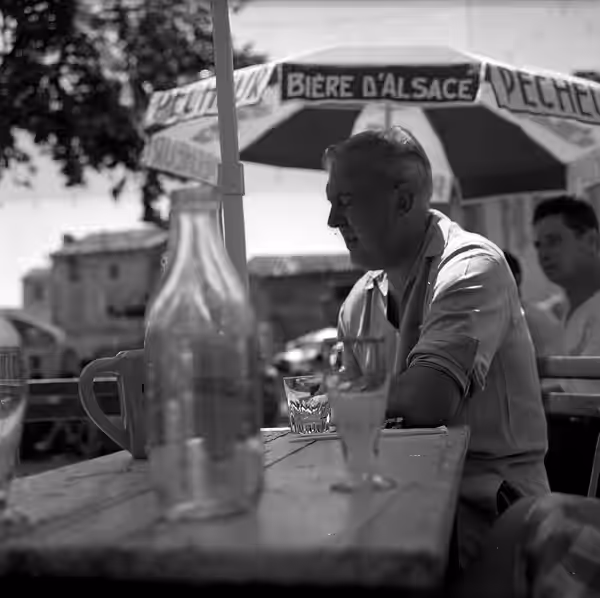 Noé (Haute-Garonne). 9 juillet 1961. Portrait du réalisateur Jacques Tati invité d'honneur de l'éléction de la "Belle Gaillarde". Observation: "La Belle Gaillar