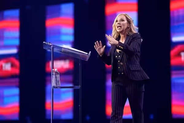 Leigh-Allyn Baker speaking with attendees at the 2024 AmericaFest at the Phoenix Convention Center in Phoenix, Arizona.