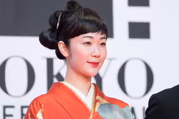 第29回 東京国際映画祭 オープニングセレモニー 黒木華 (2016)