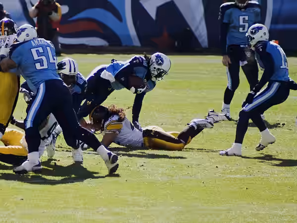 Tennessee Titans running back Chris Johnson in a 2008 match vs. Pittsburgh Steelers safety Troy Polamalu