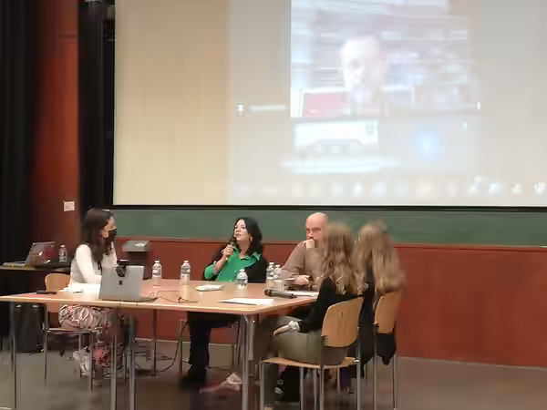 Jérémy Clapin, Catherine Estèves et Claude Barras (en visioconférence) en Masterclass à l'université Sorbonne-Nouvelle, en décembre 2021.