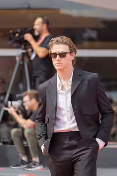George MacKay, Jane Pollard,, at 82nd Venice International Film Festival in Venice, Italy for the film Broken English. (2025)