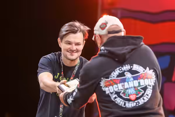 Spotkanie ASP (Akademia Sztuk Przepięknych) - Johnny wspomnienie ks. Kaczkowskiego na Pol’and’Rock Festival w 2022 r.