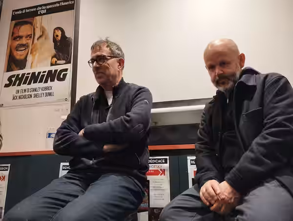 Dominik Moll et Gilles Marchand lors d'une rencontre autour de "Dossier 137" à la boutique Potemkine, le 31 mars 2026.