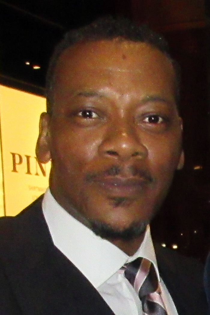Ator Erik LaRay Harvey com fã (2019)