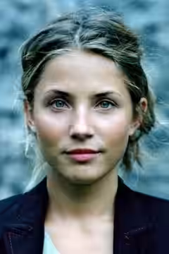 Tuva Novotny