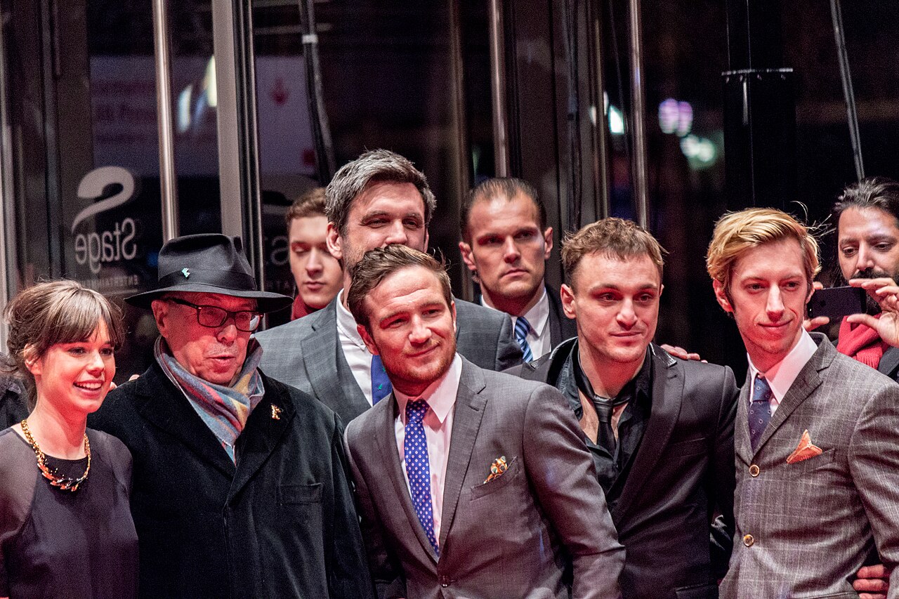 Filmcrew von Victoria auf der Berlinale mit Festivaldirektor Dieter Kosslick (2015)