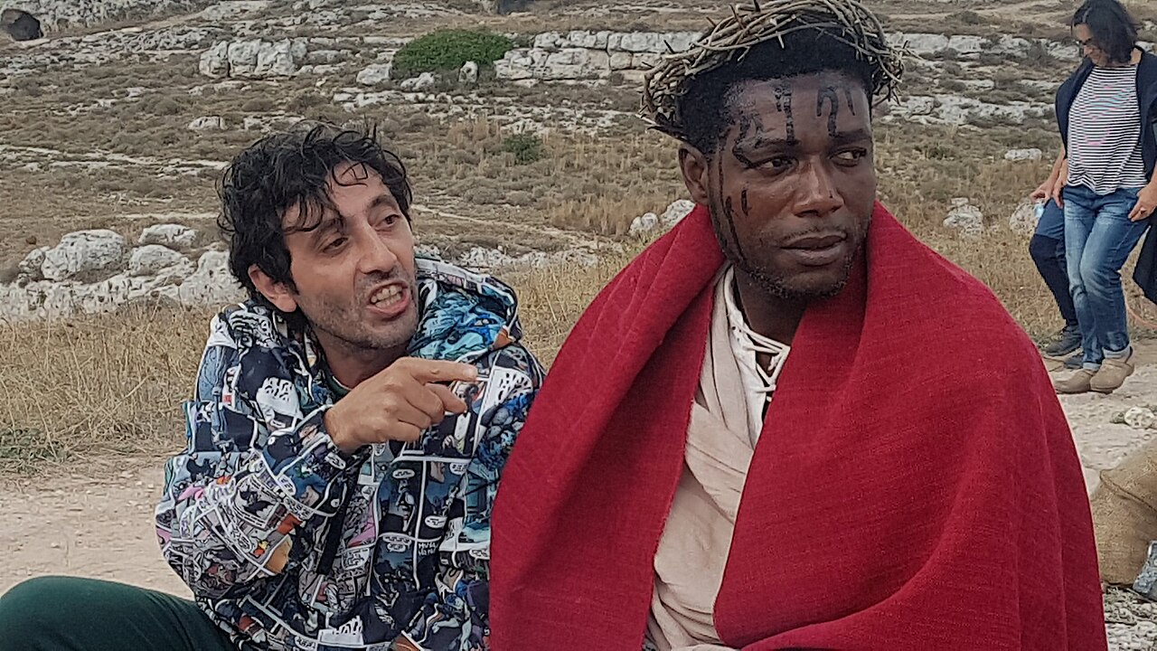 Insieme a Marcello Fonte sul set del film Il Nuovo Vangelo (2019)
