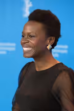 Isabél Zuaa