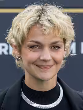 Luise Heyer on the Green Carpet at the 2025 Zurich Film Festival.