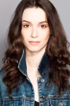 Alex Essoe