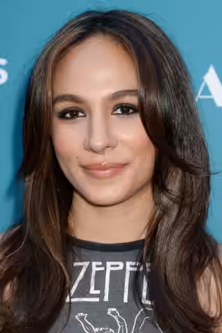 Aurora Perrineau