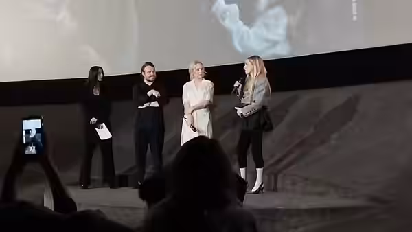 Brady Corbet, Mona Fastvold et Amanda Seyfried à l'avant-première du "Testament d'Ann Lee" au Max Linder Panorama, le 17 février 2026.