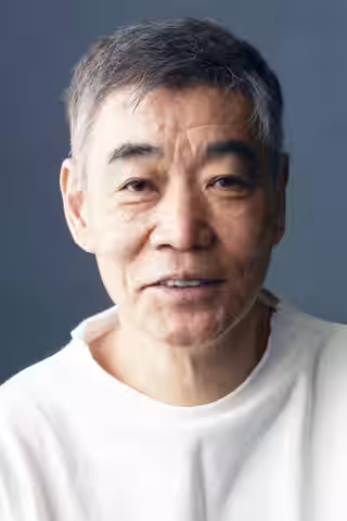 Akira Emoto