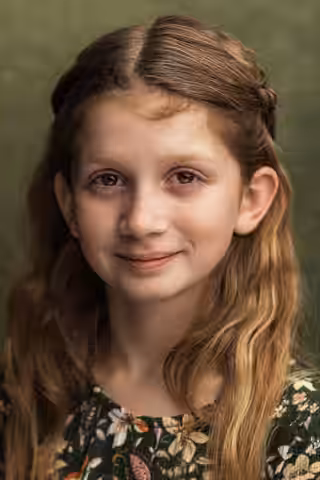 Olivia Lynes