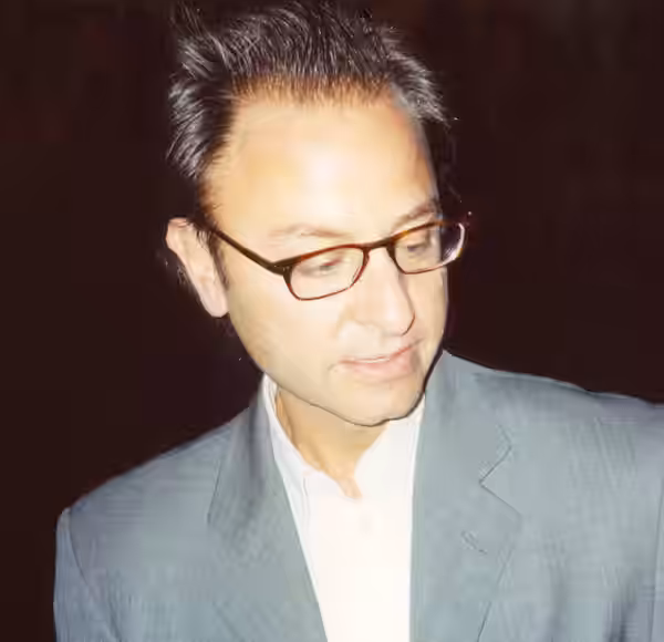 On the street with Fisher Stevens at the 2005 Toronto Film FestivalFisher Stevens_002 (2006)