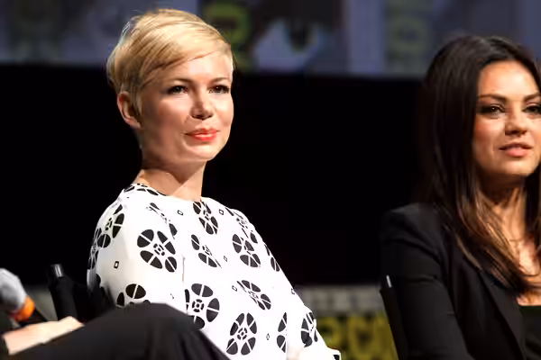 Michelle Williams &amp; Mila Kunis speaking at the 2012 San Diego Comic-Con International in San Diego, California. Please attribute to Gage Skidmore if used el