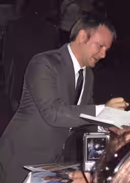 Rian Johnson at the premiere of The Brothers Bloom, Toronto Film Festival 2008. He's directing Looper. The 2012 fall big budget with Joseph Gordon Levitt, Bruce (2007)