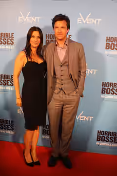 Amanda Anka and Jason Bateman at Horrible Bosses premiere (2011)
