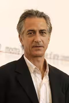 David Strathairn