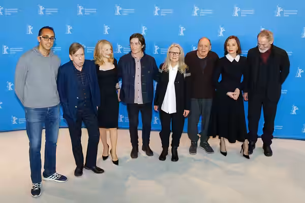 Cast &amp; Crew beim Photo Call zu The Party bei der Berlinale 2017 v.l.n.r. Kurban Kassam (Produzent/Producer) Timothy Spall (Schauspieler/Actor) Patricia Clar