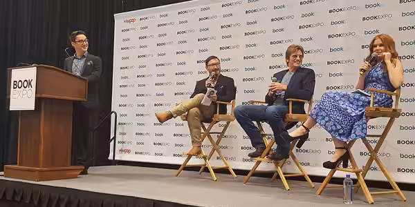 Panel includes John Hodgman, Dennis Leary and Isla Fisher (2017)