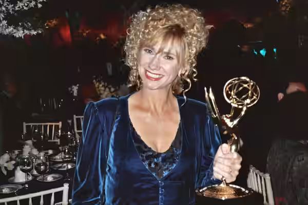 1993 Emmy Awards NOTE: Permission granted to copy, publish, broadcast or post any of my photos, but please credit "photo by Alan Light" if you can. Thanks. Scan