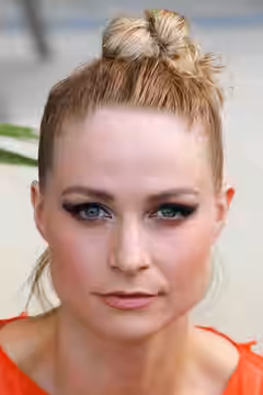 Niamh Algar