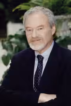 Alan J. Pakula