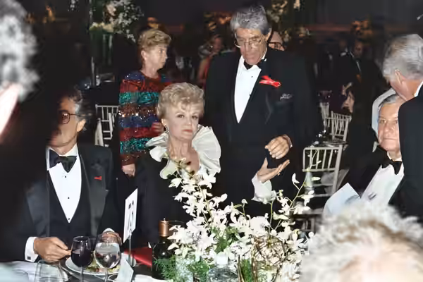 1993 Emmy Awards NOTE: Permission granted to copy, publish, broadcast or post any of my photos, but please credit "photo by Alan Light" if you can. Thanks. Scan
