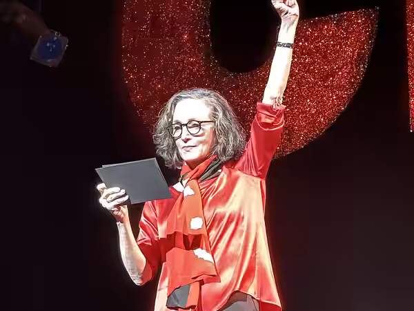 Bebe Neuwirth honoring teachers’ night at the Broadway show Chicago that featured Jinkx Monsoon (2023)