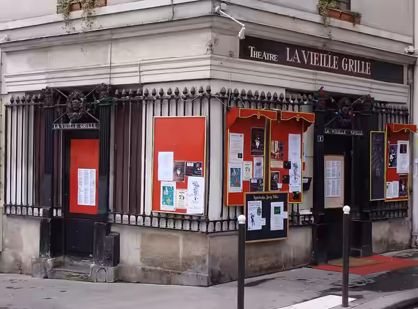 an old small theater in Paris (2010)