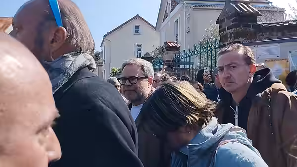 Guillaume de Tonquédec lors des obsèques de Bruno Salomone à Joinville-le-Pont, le 23 mars 2026.