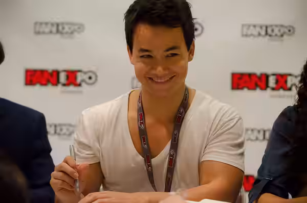Grin from Shannon [1/2] Panel for the webseries Carmilla at Fan Expo Canada in Toronto in 2015.