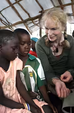 UNICEF Goodwill Ambassador, Ms Mia Farrow, with students during her visit to the bush school of Benah 2, north-western CAR, 19 May 2008