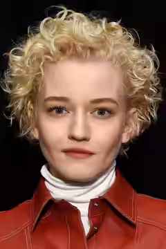 Julia Garner
