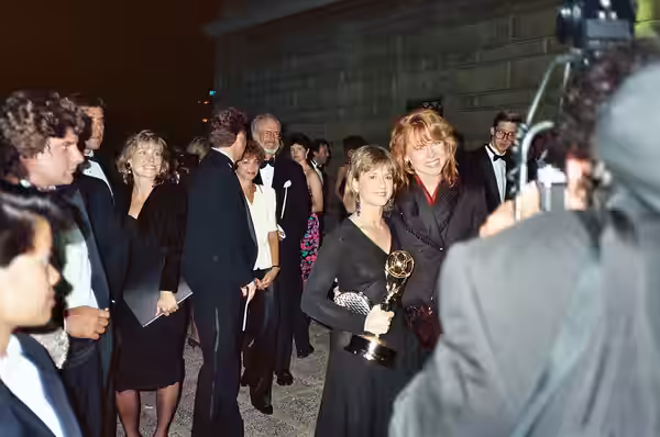 1989 Emmy Awards NOTE: Permission granted to copy, publish, broadcast or post any of my photos, but please credit "photo by Alan Light" if you can. Thanks. Scan