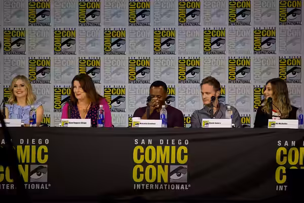 iZombie panel at the 2017 Comic-Con International: Rose McIver, Diane Ruggiero-Wright, Malcolm Goodwin, David Anders and Aly Michalka