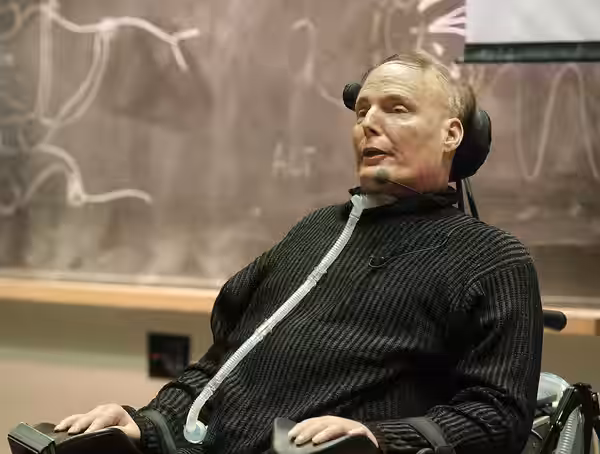 Christopher Reeve discusses the potential benefits of stem cell research at a neuroscience conference at MIT. (2003)