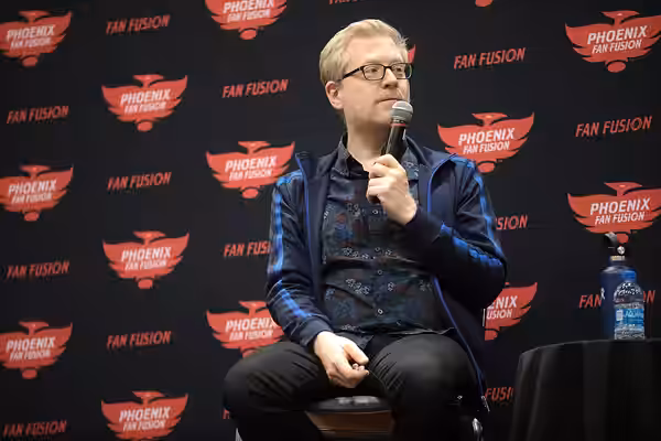 Anthony Rapp speaking with attendees at the 2022 Phoenix Fan Fusion at the Phoenix Convention Center in Phoenix, Arizona. Please attribute to Gage Skidmore if u