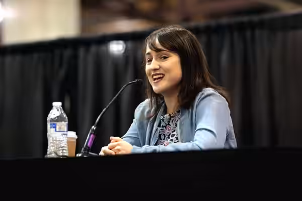 Mara Wilson speaking with attendees at the 2017 Phoenix Comicon Fan Fest at the Phoenix Convention Center in Phoenix, Arizona. Please attribute to Gage Skidmore