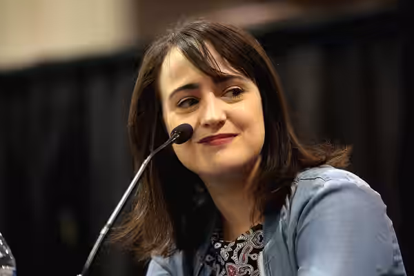 Mara Wilson speaking with attendees at the 2017 Phoenix Comicon Fan Fest at the Phoenix Convention Center in Phoenix, Arizona. Please attribute to Gage Skidmore