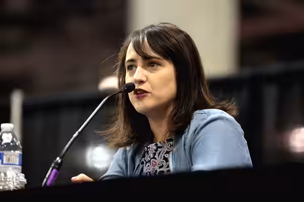 Mara Wilson speaking with attendees at the 2017 Phoenix Comicon Fan Fest at the Phoenix Convention Center in Phoenix, Arizona. Please attribute to Gage Skidmore
