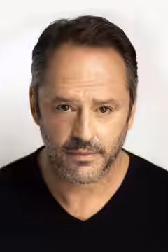 Gil Bellows