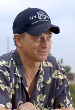 Gary Sinise of "The Lt. Dan Band" brought his band to Osan Air Base, Republic of Korea, June 28. The band played for a standing room only crowd at the base thea (2009)