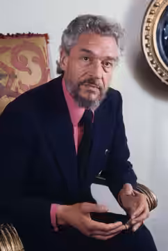 Paul Scofield at photographer's studio london (1973)